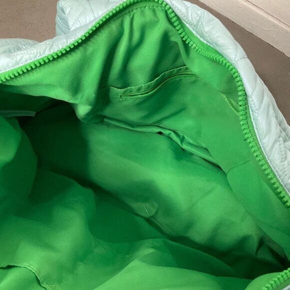 Urban Outfitters Quilted Overnight Bag - Picture 4 of 6